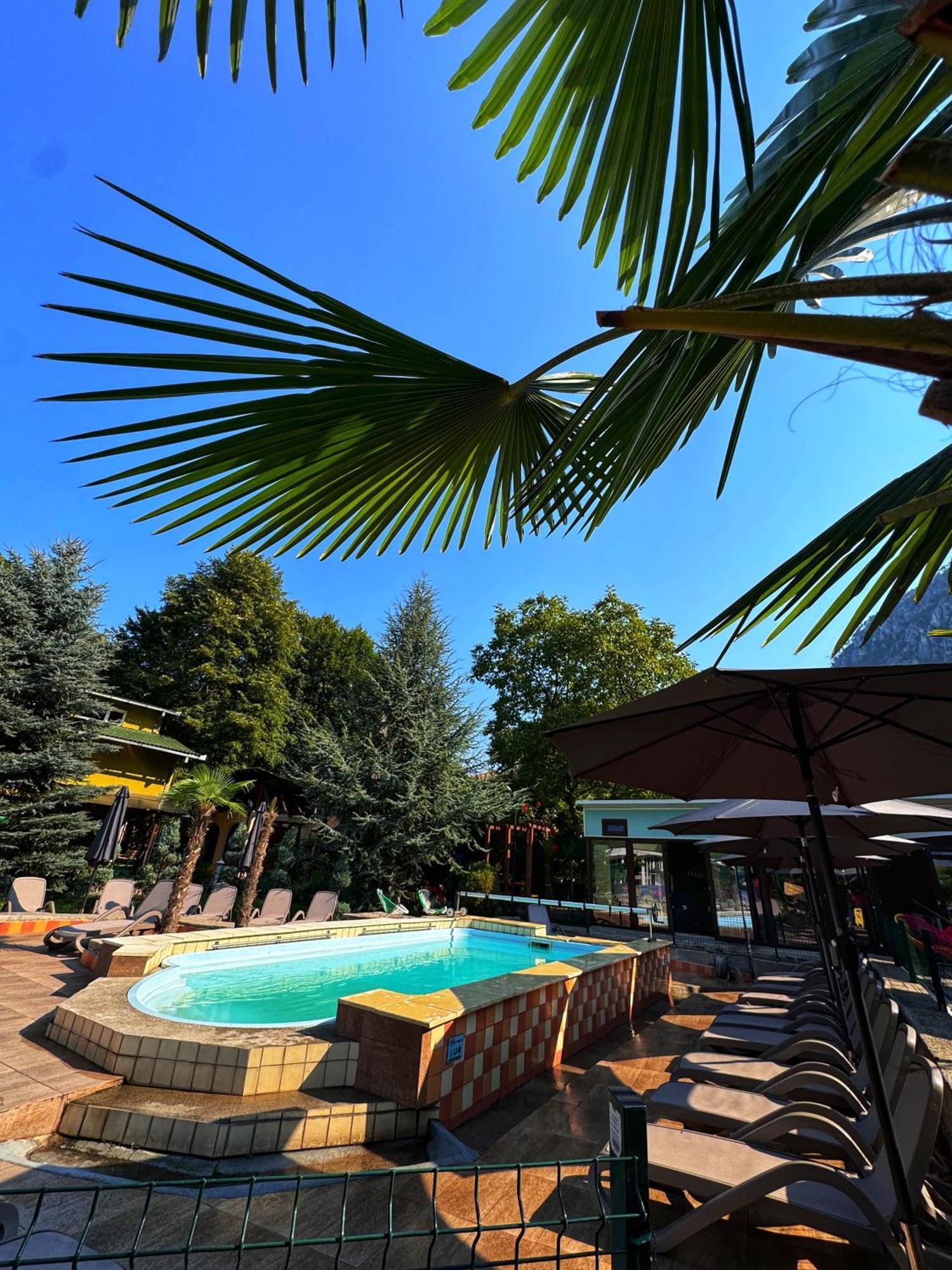 Pensiunea El Plazza Băile Herculane エクステリア 写真