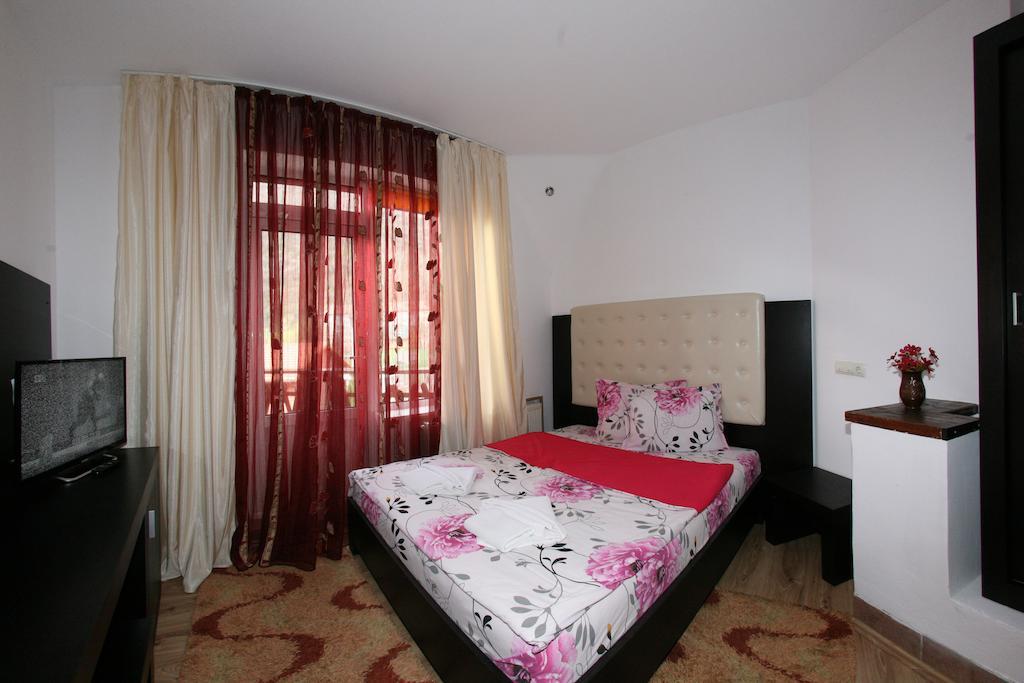 Pensiunea El Plazza Băile Herculane 部屋 写真