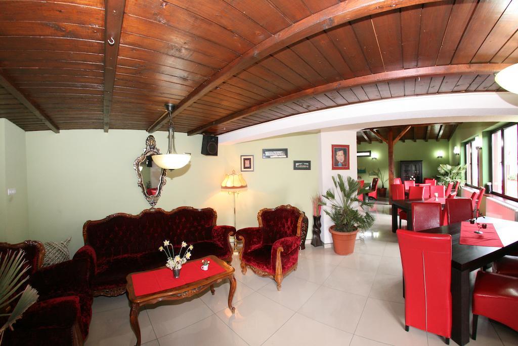 Pensiunea El Plazza Băile Herculane エクステリア 写真
