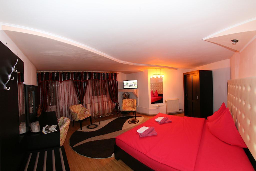 Pensiunea El Plazza Băile Herculane 部屋 写真