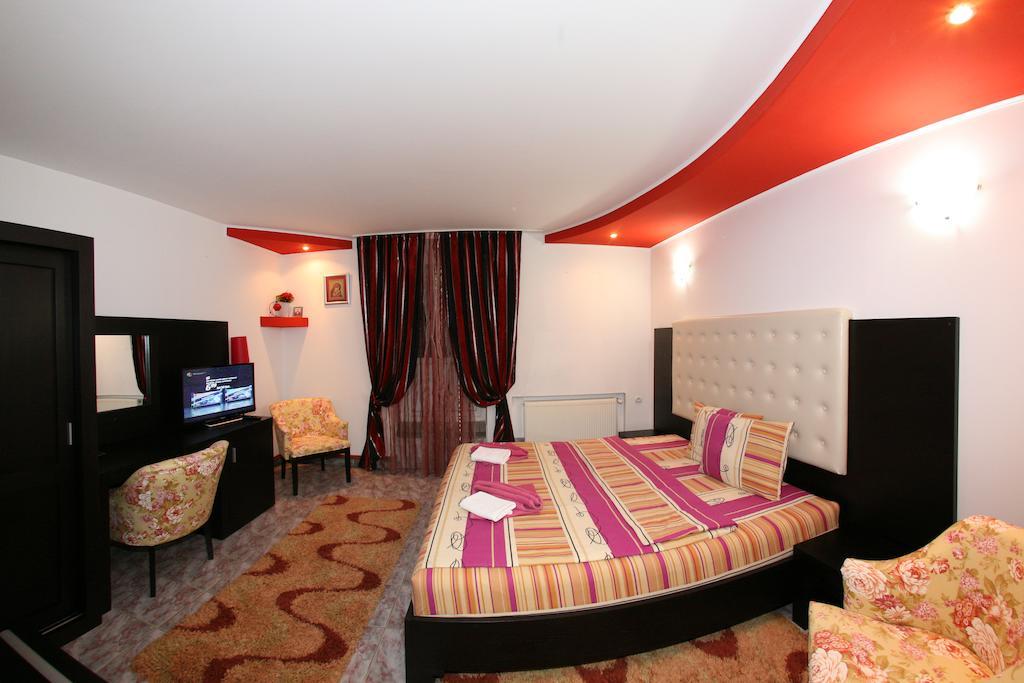 Pensiunea El Plazza Băile Herculane 部屋 写真